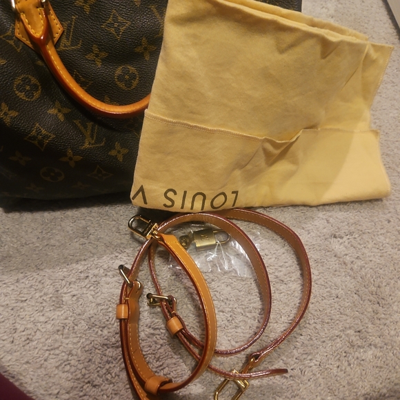 Louis Vuitton Monogram Speedy Bandouliere 30 - Picture 9 of 9